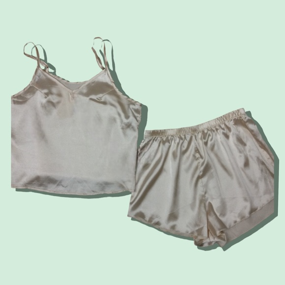 White Pajama set NWOT - Picture 2 of 2